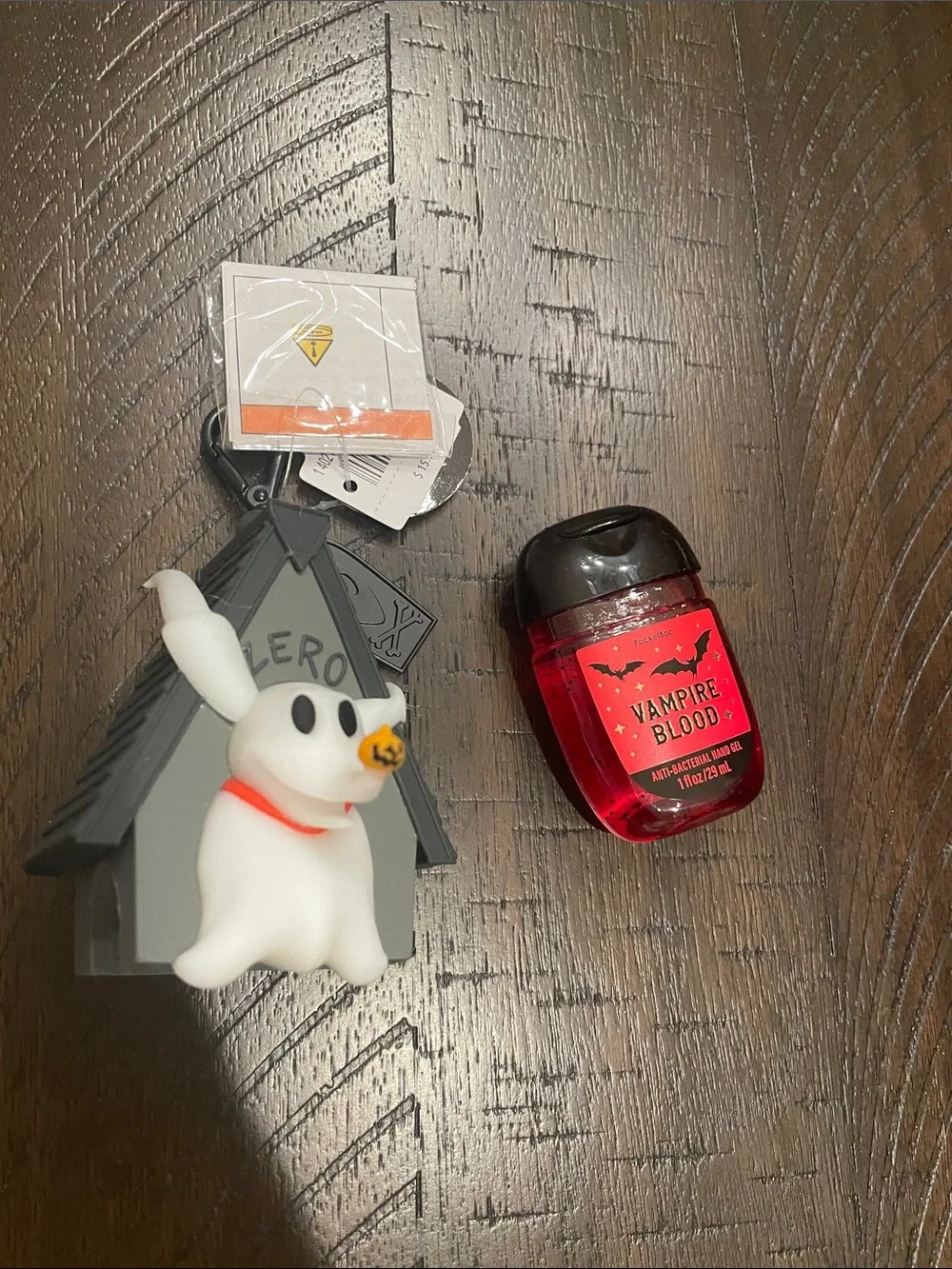 Nightmare Before Christmas-Zero (limited stock key chain+Vampire Blood Sanitizer